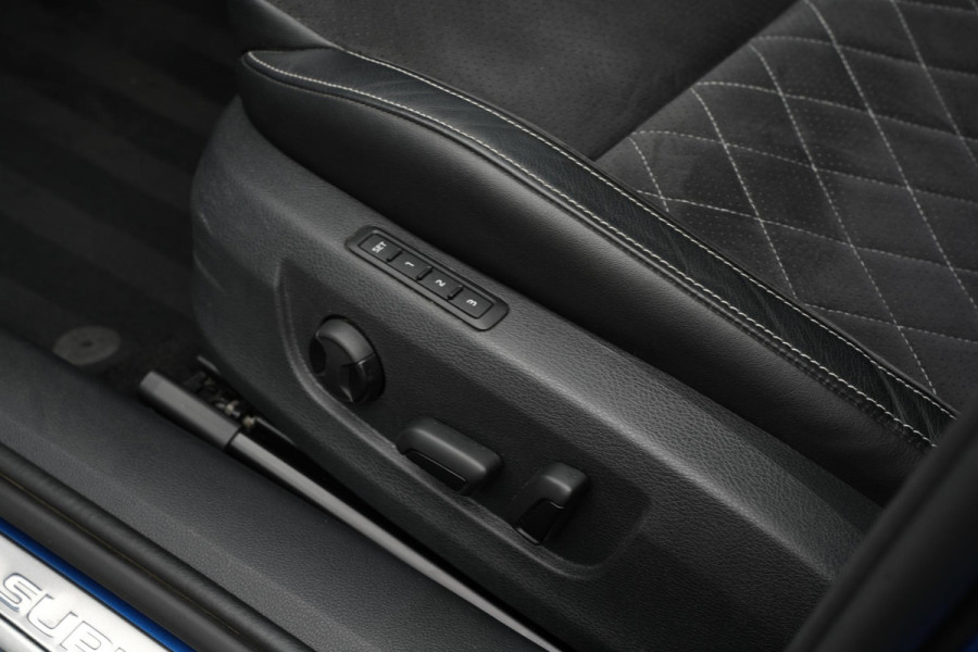 Škoda Superb Combi 1.4 iV Sportline Panoramadak Canton 360 Camera Keyless Dab+ Side Assist Leder Alcantara Stoelverwarming