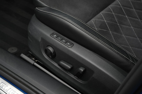 Škoda Superb Combi 1.4 iV Sportline Panoramadak Canton 360 Camera Keyless Dab+ Side Assist Leder Alcantara Stoelverwarming
