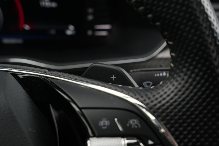Škoda Superb Combi 1.4 iV Sportline Panoramadak Canton 360 Camera Keyless Dab+ Side Assist Leder Alcantara Stoelverwarming