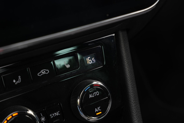 Škoda Superb Combi 1.4 iV Sportline Panoramadak Canton 360 Camera Keyless Dab+ Side Assist Leder Alcantara Stoelverwarming