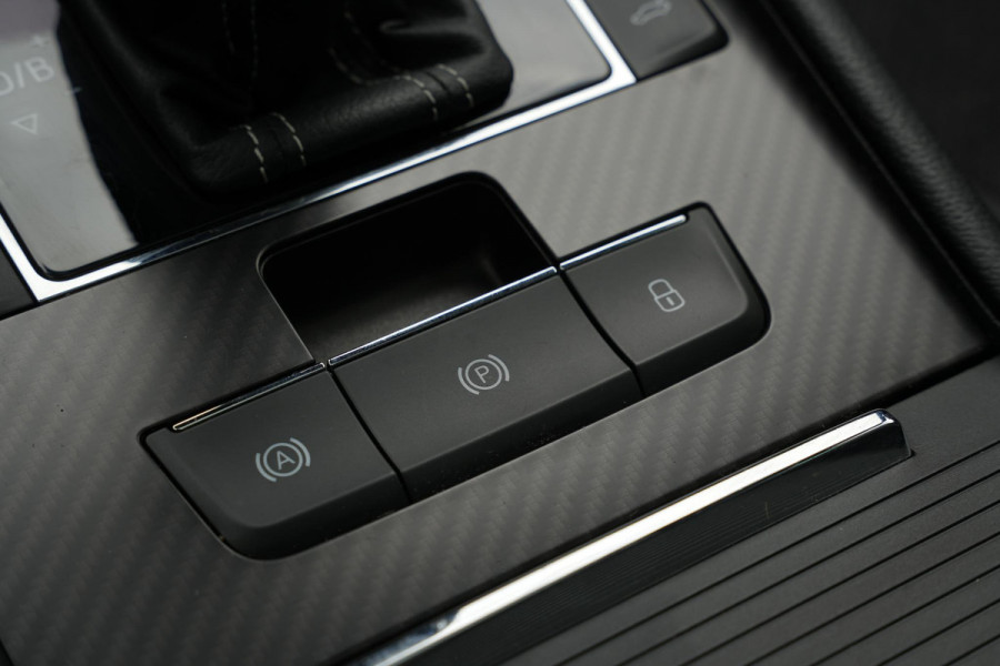 Škoda Superb Combi 1.4 iV Sportline Panoramadak Canton 360 Camera Keyless Dab+ Side Assist Leder Alcantara Stoelverwarming