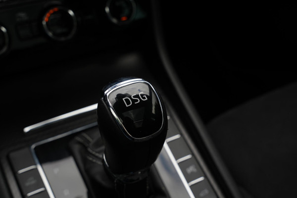 Škoda Superb Combi 1.4 iV Sportline Panoramadak Canton 360 Camera Keyless Dab+ Side Assist Leder Alcantara Stoelverwarming