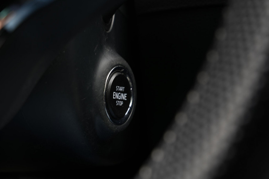 Škoda Superb Combi 1.4 iV Sportline Panoramadak Canton 360 Camera Keyless Dab+ Side Assist Leder Alcantara Stoelverwarming