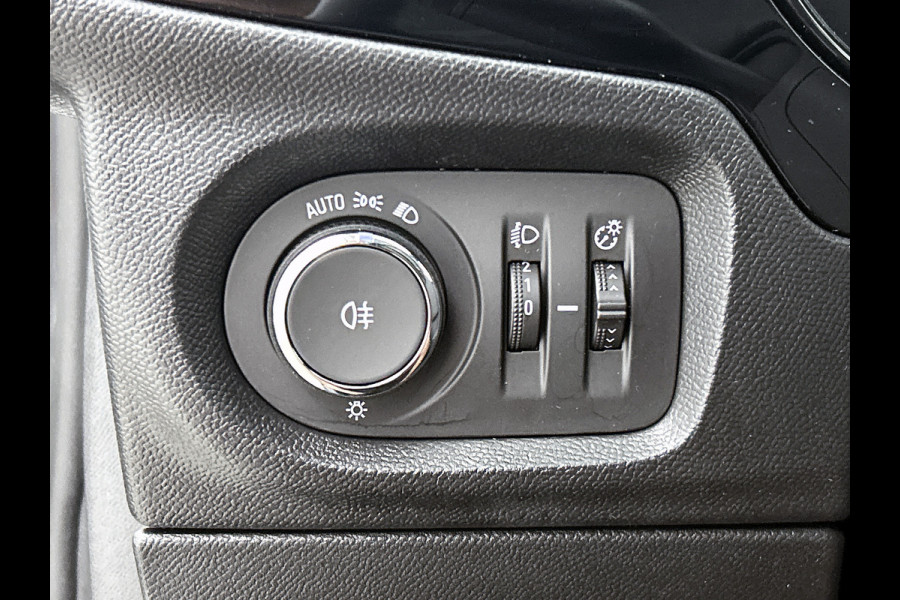 Opel Corsa E 100KW / 50KWh SOH 98% / Airco-Ecc. / Cruise-ctr. / Apple Carplay Android / Navigatie via Usb / Apk 05-2027