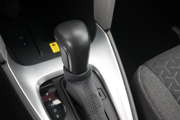 Toyota Yaris Cross 1.5 Hybrid Dynamic | KEYLESS ENTRY / START | VOORSTELEN VERWARMD | STUUR VERWARMING | HEAD-UP DISPLAY | LED KOPLAMPEN | ADAPTIVE CRUISE CONTROL | LANE ASIST |  ELEKTRISCH BEDIENBARE ACHTERKLEP | DRAADLOOS APPLE CARPLAY | ANDROID AUTO |  ACHTERUITRIJCAMERA | DRAADLOZE TELEFOONLADER | VOORRUIT VERWARMING | 16" LICHTMETALEN VELGEN |