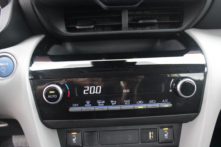 Toyota Yaris Cross 1.5 Hybrid Dynamic | KEYLESS ENTRY / START | VOORSTELEN VERWARMD | STUUR VERWARMING | HEAD-UP DISPLAY | LED KOPLAMPEN | ADAPTIVE CRUISE CONTROL | LANE ASIST |  ELEKTRISCH BEDIENBARE ACHTERKLEP | DRAADLOOS APPLE CARPLAY | ANDROID AUTO |  ACHTERUITRIJCAMERA | DRAADLOZE TELEFOONLADER | VOORRUIT VERWARMING | 16" LICHTMETALEN VELGEN |