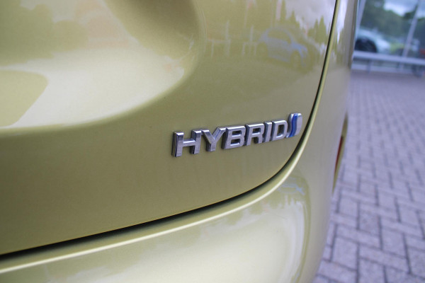Toyota Yaris Cross 1.5 Hybrid Dynamic | KEYLESS ENTRY / START | VOORSTELEN VERWARMD | STUUR VERWARMING | HEAD-UP DISPLAY | LED KOPLAMPEN | ADAPTIVE CRUISE CONTROL | LANE ASIST |  ELEKTRISCH BEDIENBARE ACHTERKLEP | DRAADLOOS APPLE CARPLAY | ANDROID AUTO |  ACHTERUITRIJCAMERA | DRAADLOZE TELEFOONLADER | VOORRUIT VERWARMING | 16" LICHTMETALEN VELGEN |