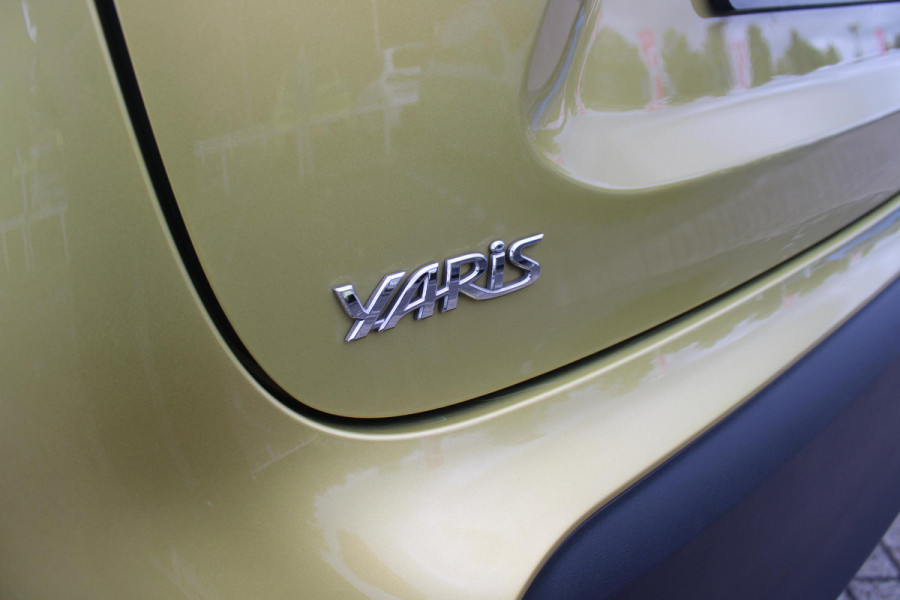 Toyota Yaris Cross 1.5 Hybrid Dynamic | KEYLESS ENTRY / START | VOORSTELEN VERWARMD | STUUR VERWARMING | HEAD-UP DISPLAY | LED KOPLAMPEN | ADAPTIVE CRUISE CONTROL | LANE ASIST |  ELEKTRISCH BEDIENBARE ACHTERKLEP | DRAADLOOS APPLE CARPLAY | ANDROID AUTO |  ACHTERUITRIJCAMERA | DRAADLOZE TELEFOONLADER | VOORRUIT VERWARMING | 16" LICHTMETALEN VELGEN |