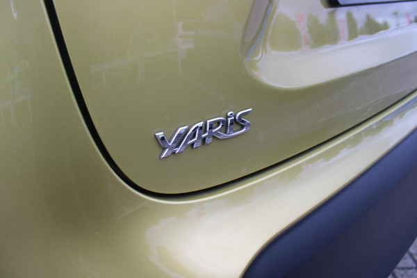Toyota Yaris Cross 1.5 Hybrid Dynamic | KEYLESS ENTRY / START | VOORSTELEN VERWARMD | STUUR VERWARMING | HEAD-UP DISPLAY | LED KOPLAMPEN | ADAPTIVE CRUISE CONTROL | LANE ASIST |  ELEKTRISCH BEDIENBARE ACHTERKLEP | DRAADLOOS APPLE CARPLAY | ANDROID AUTO |  ACHTERUITRIJCAMERA | DRAADLOZE TELEFOONLADER | VOORRUIT VERWARMING | 16" LICHTMETALEN VELGEN |