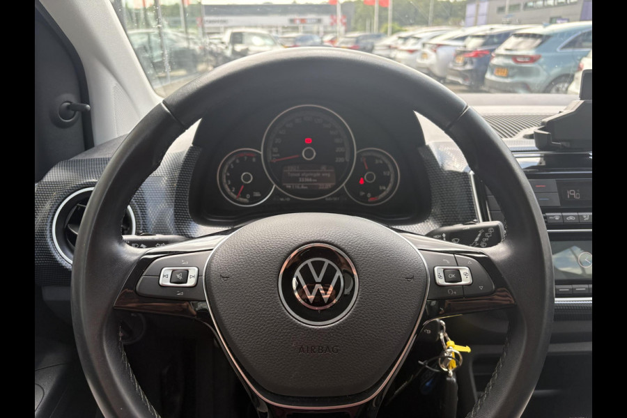 Volkswagen up! 1.0 | Cruise control | Camera | Climate control