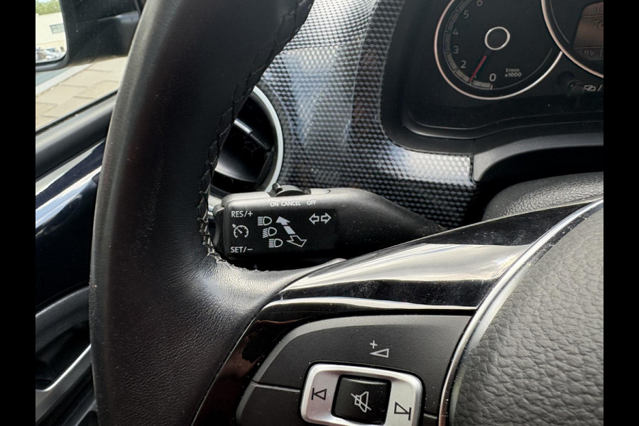 Volkswagen up! 1.0 | Cruise control | Camera | Climate control