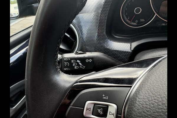 Volkswagen up! 1.0 | Cruise control | Camera | Climate control