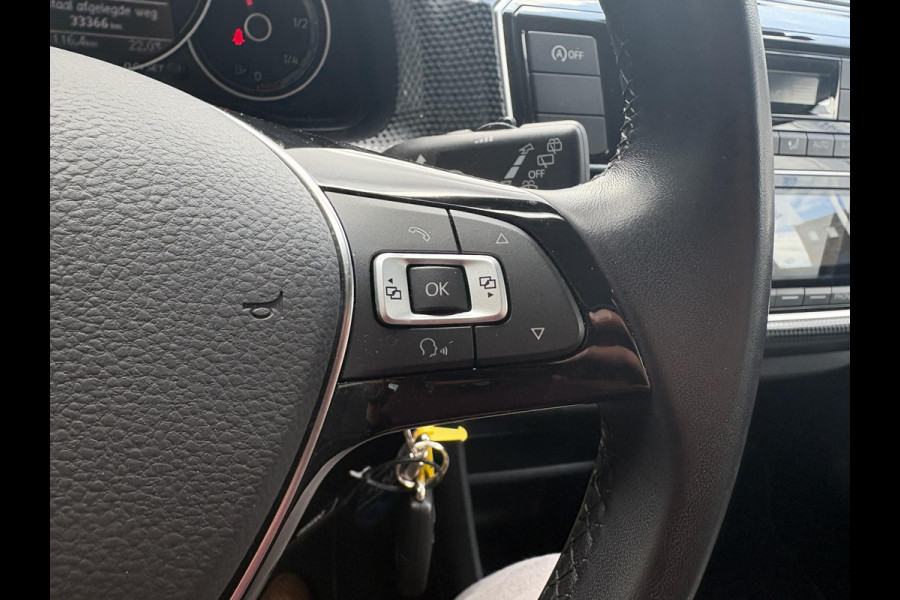 Volkswagen up! 1.0 | Cruise control | Camera | Climate control