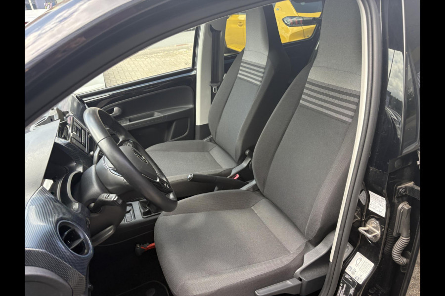 Volkswagen up! 1.0 | Cruise control | Camera | Climate control