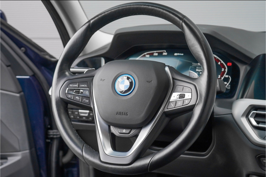 BMW 3 Serie Touring 330e ACC Laser HUD Keyless Camera 18"