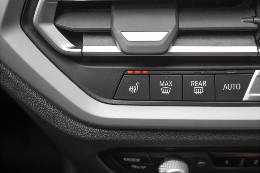 BMW 3 Serie Touring 330e ACC Laser HUD Keyless Camera 18"