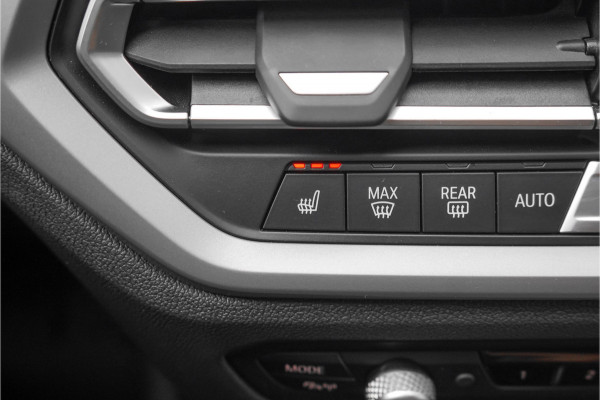 BMW 3 Serie Touring 330e ACC Laser HUD Keyless Camera 18"