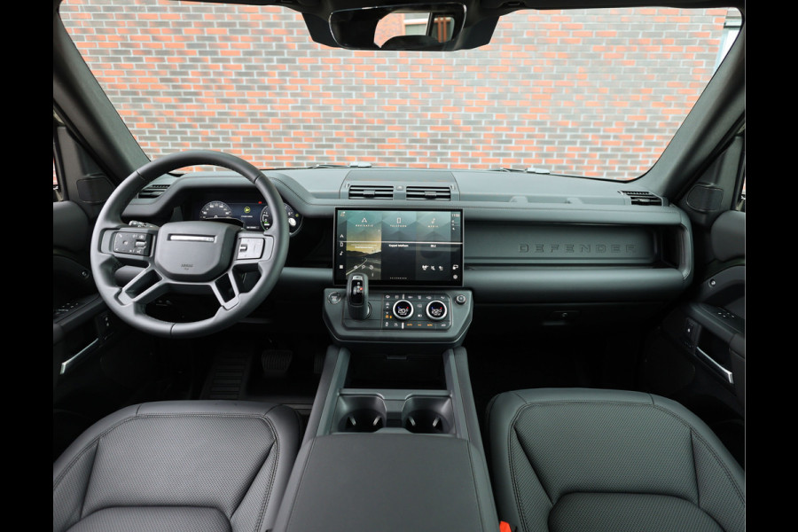 Land Rover Defender 110 P300e X-Dynamic SE | Nieuw! - Pano - Trekhaak - Meridian