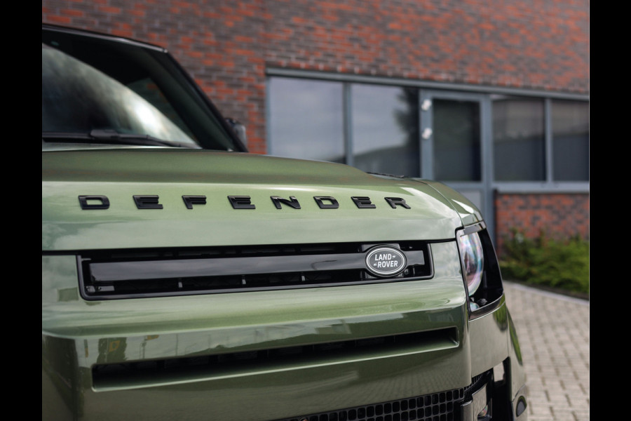 Land Rover Defender 110 P300e X-Dynamic SE | Nieuw! - Pano - Trekhaak - Meridian