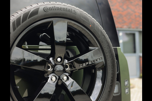 Land Rover Defender 110 P300e X-Dynamic SE | Nieuw! - Pano - Trekhaak - Meridian
