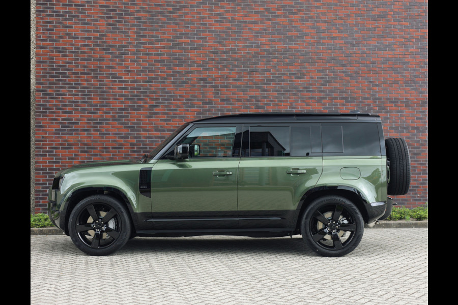 Land Rover Defender 110 P300e X-Dynamic SE | Nieuw! - Pano - Trekhaak - Meridian