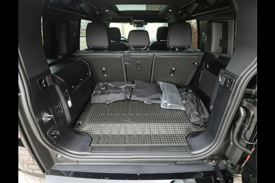 Land Rover Defender 110 P300e X-Dynamic SE | Nieuw! - Pano - Trekhaak - Meridian