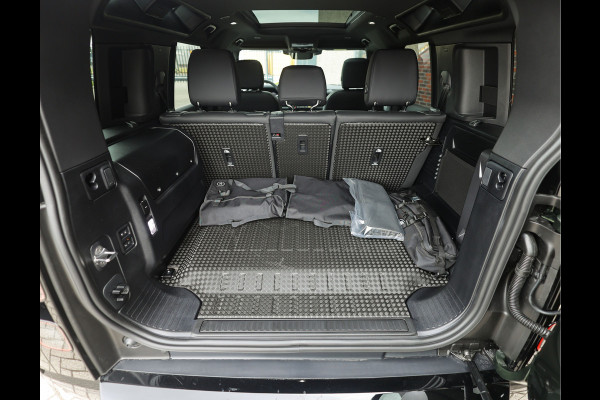 Land Rover Defender 110 P300e X-Dynamic SE | Nieuw! - Pano - Trekhaak - Meridian