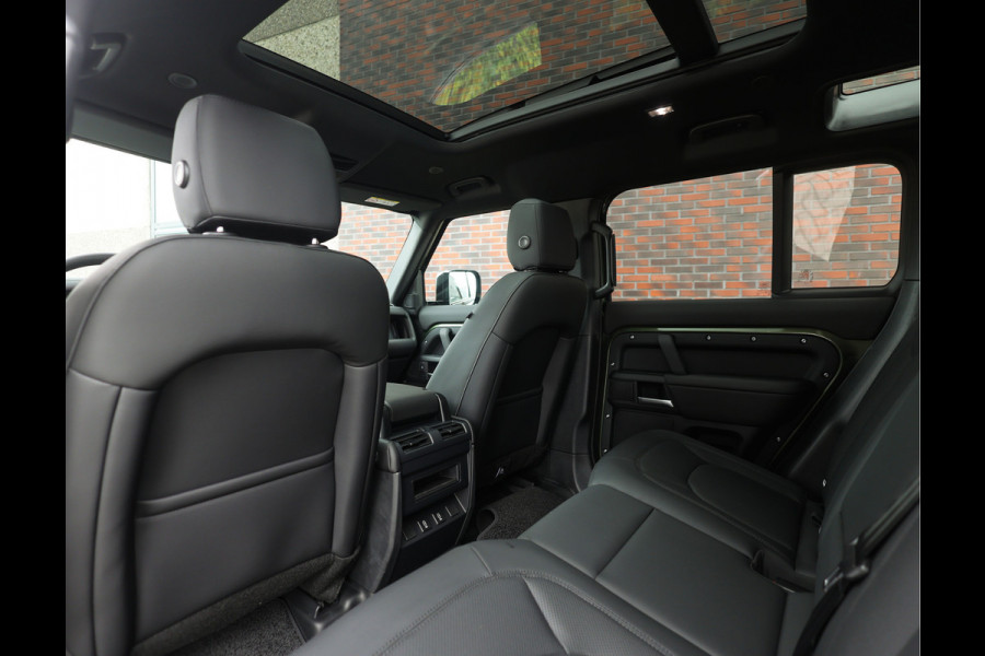 Land Rover Defender 110 P300e X-Dynamic SE | Nieuw! - Pano - Trekhaak - Meridian