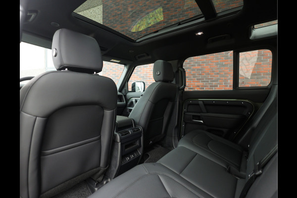Land Rover Defender 110 P300e X-Dynamic SE | Nieuw! - Pano - Trekhaak - Meridian