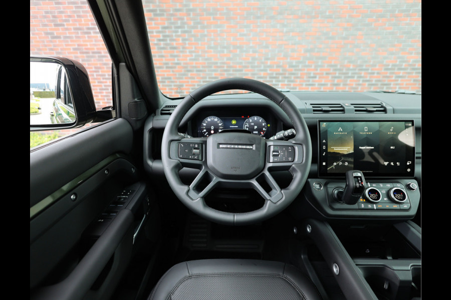 Land Rover Defender 110 P300e X-Dynamic SE | Nieuw! - Pano - Trekhaak - Meridian