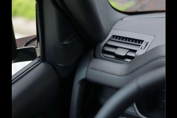 Land Rover Defender 110 P300e X-Dynamic SE | Nieuw! - Pano - Trekhaak - Meridian