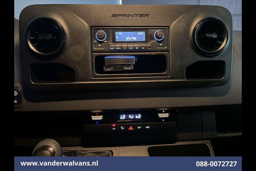 Mercedes-Benz Sprinter 211 CDI 115pk L2H2 Euro6 Airco | Trekhaak | Bijrijdersbank Bluetooth telefoonvoorbereiding