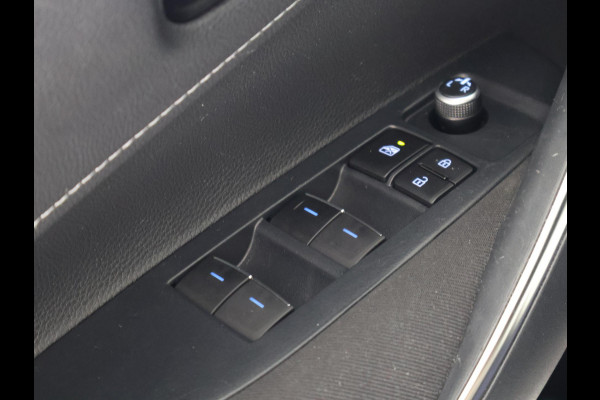 Toyota Corolla Touring Sports 1.8 HYBRID BLACKLINE ED. GARANTIE TOT 06-2031 CLOUD NAVIGATIE. ADAPTIEVE CRUISE CONTROL . ACHTERUITRIJ CAMERA . APPLE CARPLAY & ANDRIOD AUTO .