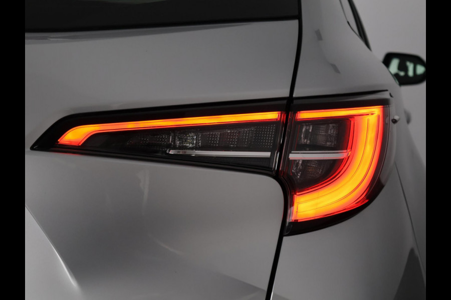 Toyota Corolla Touring Sports 1.8 HYBRID BLACKLINE ED. GARANTIE TOT 06-2031 CLOUD NAVIGATIE. ADAPTIEVE CRUISE CONTROL . ACHTERUITRIJ CAMERA . APPLE CARPLAY & ANDRIOD AUTO .