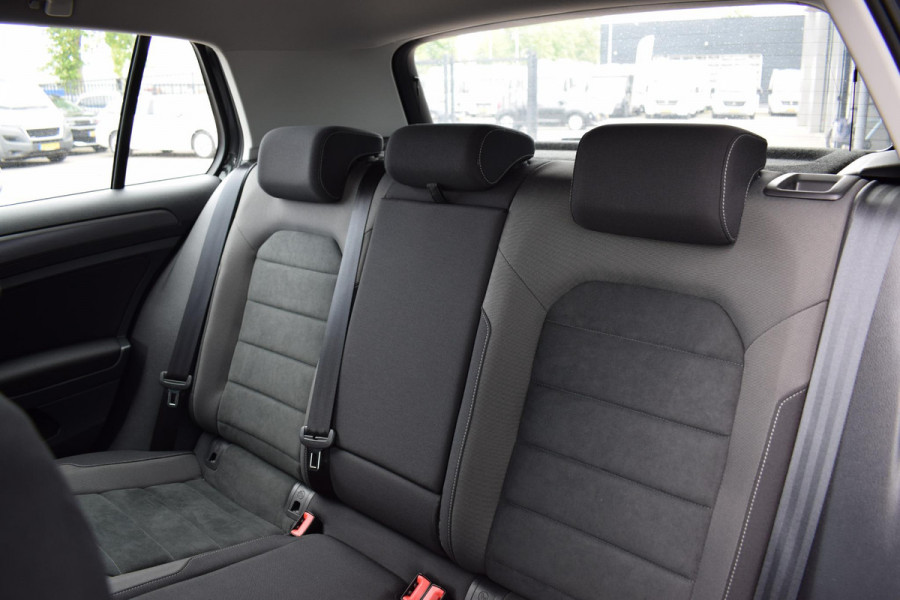 Volkswagen Golf 1.0 TSI Trendline | Apple CarPlay | ACC | Airco | Sportstoelen