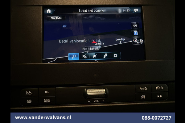 Mercedes-Benz Sprinter 317 CDI 170pk L3H2 Euro6 Airco | 360 Graden Camera | Navigatie | Apple Carplay | Chauffeursstoel Cruisecontrol, Android Auto, Stoelverwarming, 270 Graden Achterdeuren, Parkeersensoren, Bijrijdersbank