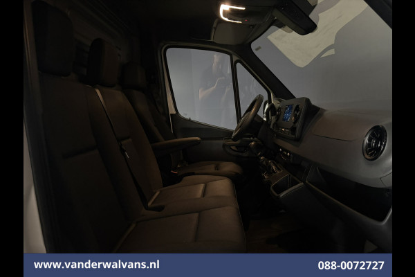 Mercedes-Benz Sprinter 317 CDI 170pk L3H2 Euro6 Airco | 360 Graden Camera | Navigatie | Apple Carplay | Chauffeursstoel Cruisecontrol, Android Auto, Stoelverwarming, 270 Graden Achterdeuren, Parkeersensoren, Bijrijdersbank