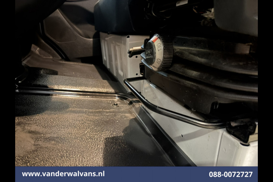 Mercedes-Benz Sprinter 317 CDI 170pk L3H2 Euro6 Airco | 360 Graden Camera | Navigatie | Apple Carplay | Chauffeursstoel Cruisecontrol, Android Auto, Stoelverwarming, 270 Graden Achterdeuren, Parkeersensoren, Bijrijdersbank