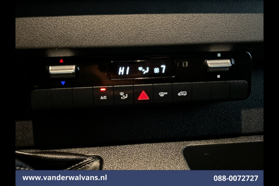 Mercedes-Benz Sprinter 317 CDI 170pk L3H2 Euro6 Airco | 360 Graden Camera | Navigatie | Apple Carplay | Chauffeursstoel Cruisecontrol, Android Auto, Stoelverwarming, 270 Graden Achterdeuren, Parkeersensoren, Bijrijdersbank