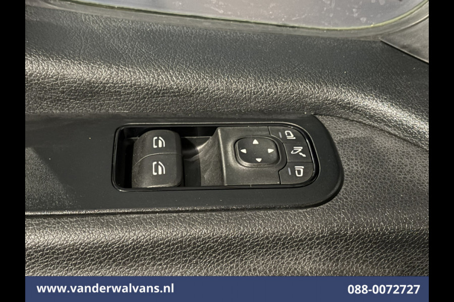Mercedes-Benz Sprinter 317 CDI 170pk L3H2 Euro6 Airco | 360 Graden Camera | Navigatie | Apple Carplay | Chauffeursstoel Cruisecontrol, Android Auto, Stoelverwarming, 270 Graden Achterdeuren, Parkeersensoren, Bijrijdersbank