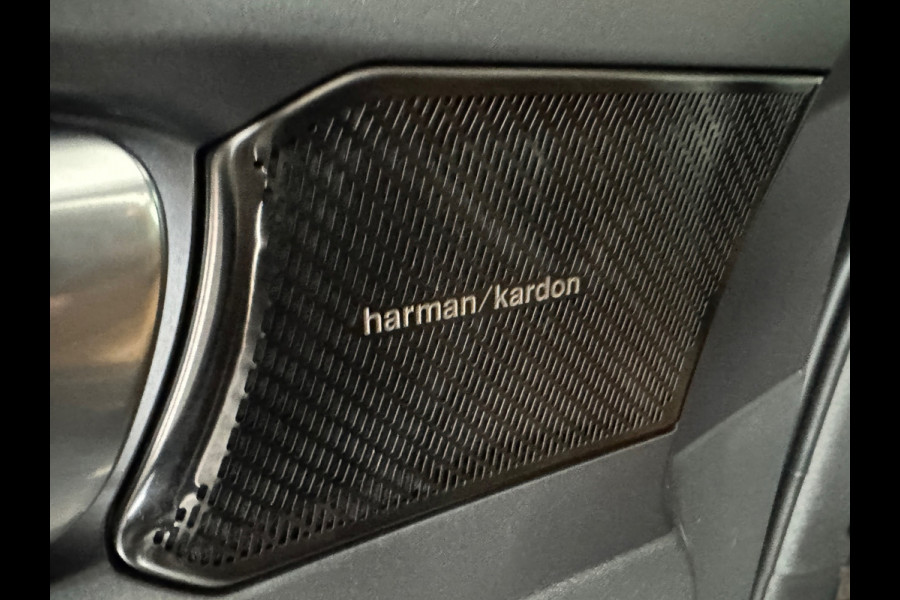 Volvo XC40 1.5 T5 Recharge R-Design Pano|Trekhaak|Blindspot|Memory|H/K|Keyless