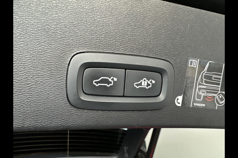Volvo XC40 1.5 T5 Recharge R-Design Pano|Trekhaak|Blindspot|Memory|H/K|Keyless