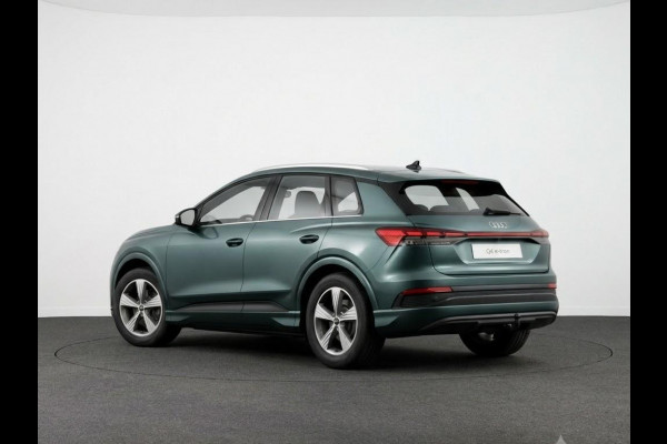 Audi Q4 e-tron Advanced edition 82 kWh 286 pk | Opberg- en bagageruimtepakket | Techniekpakket plus | Exterieurdetails carross.kleur | Trekhaak |