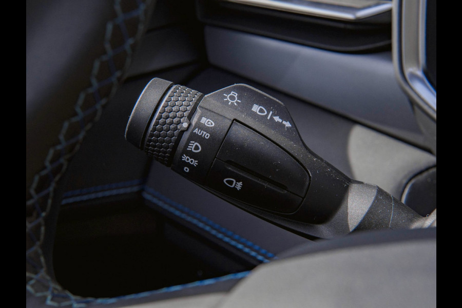 Lynk & Co 01 1.5 Black Edition Panoramadak|360° Camera|ACC|Stoelverwarming|Navi|Carplay