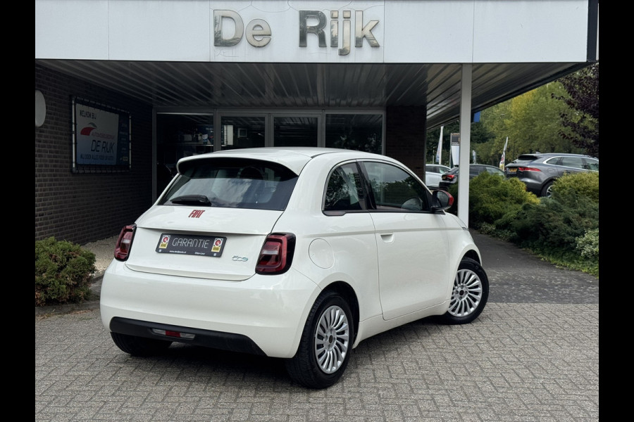 Fiat 500E 24kWh RED | Navi, Cruise, Climate, Lane Assist |