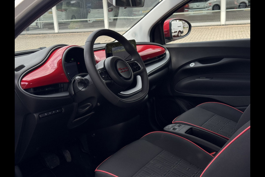 Fiat 500E 24kWh RED | Navi, Cruise, Climate, Lane Assist |
