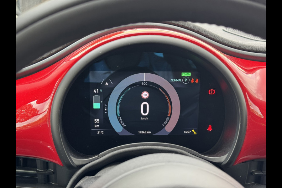 Fiat 500E 24kWh RED | Navi, Cruise, Climate, Lane Assist |