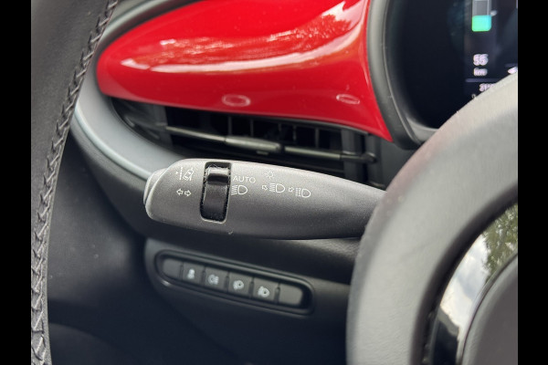 Fiat 500E 24kWh RED | Navi, Cruise, Climate, Lane Assist |