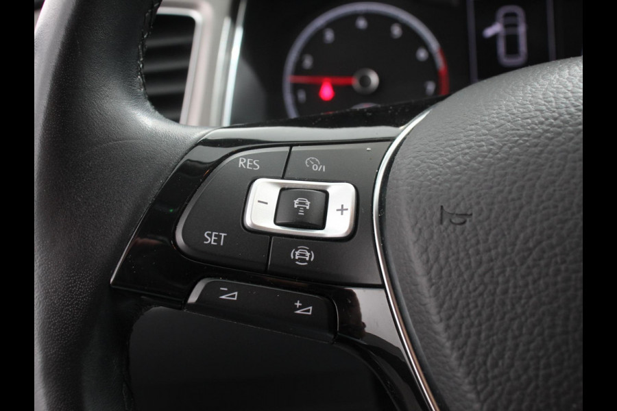 Volkswagen T-Roc 1.5 TSI 150pk DSG Style Team Climate Control Camera Parkeer sensoren Adaptive Cruise control Dab Electrisch bedienbare kofferbak Lichtmetalen Velgen