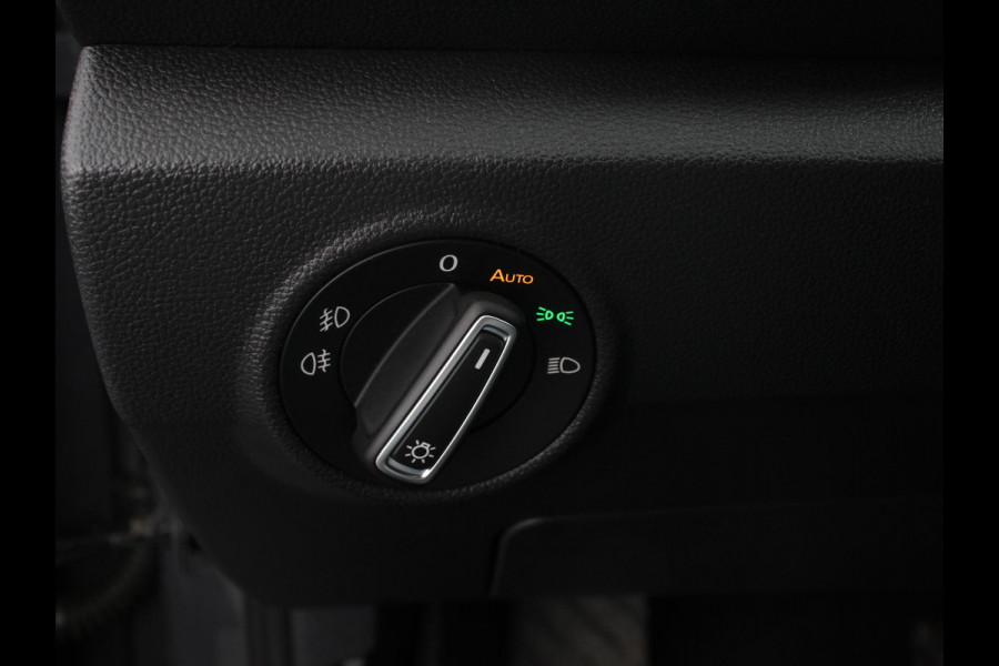 Volkswagen T-Roc 1.5 TSI 150pk DSG Style Team Climate Control Camera Parkeer sensoren Adaptive Cruise control Dab Electrisch bedienbare kofferbak Lichtmetalen Velgen